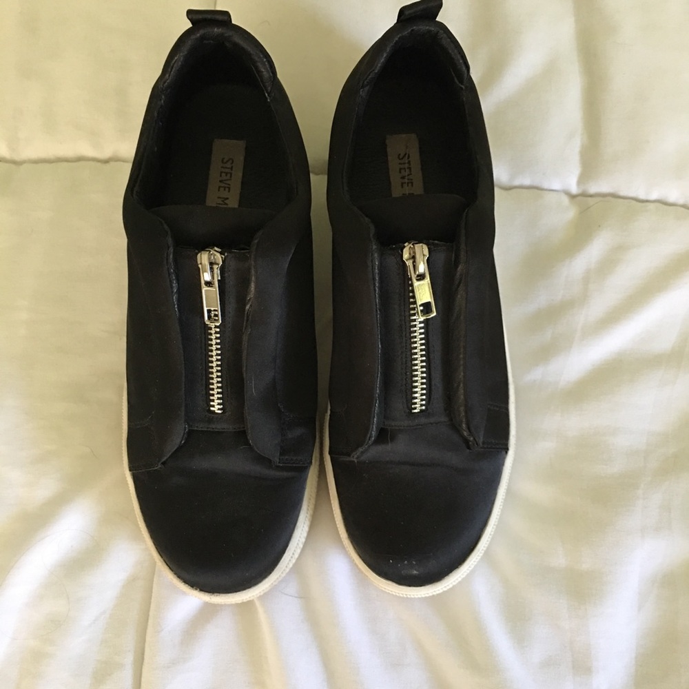 Steve Madden zip up sneakers